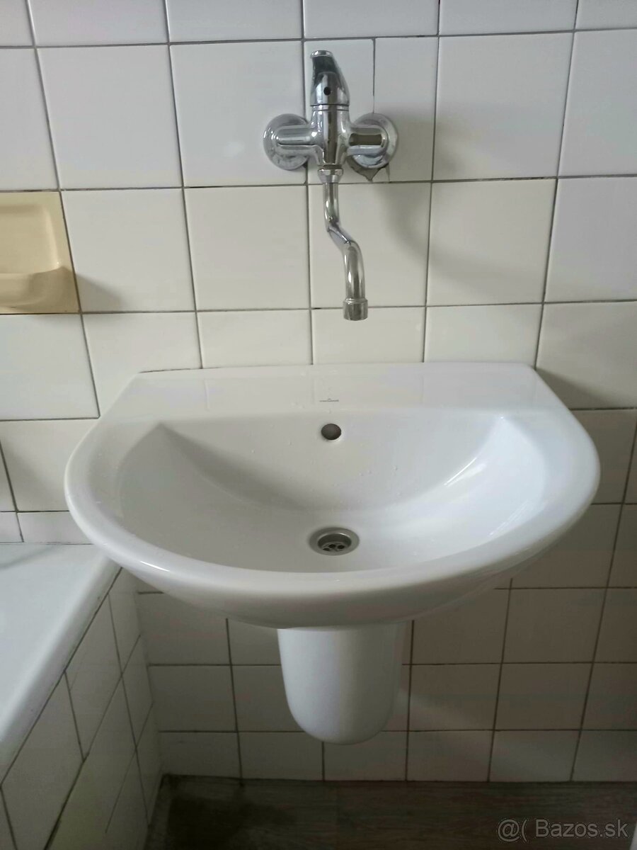 Umývadlo+záchod+zrkadlo