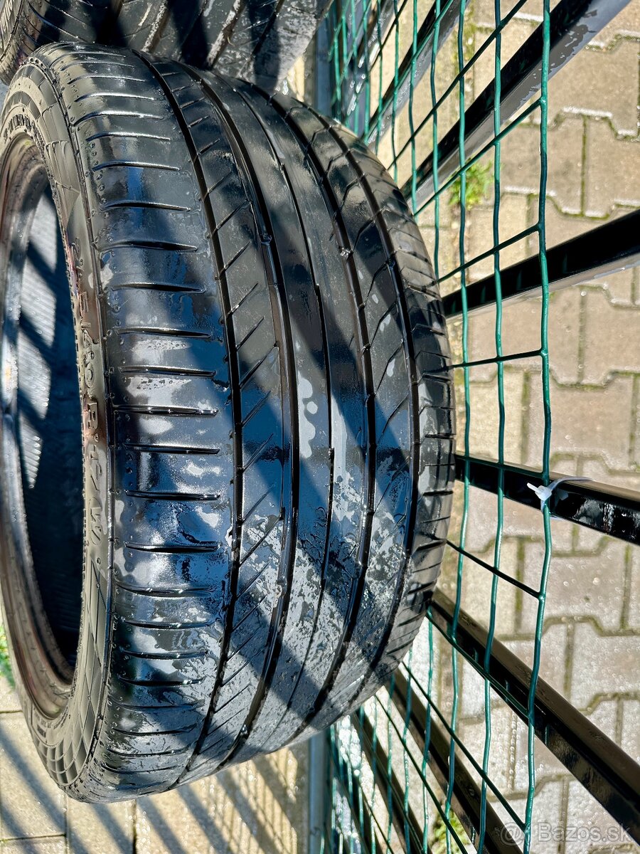 Predám letné pneu 245/40 R17 W