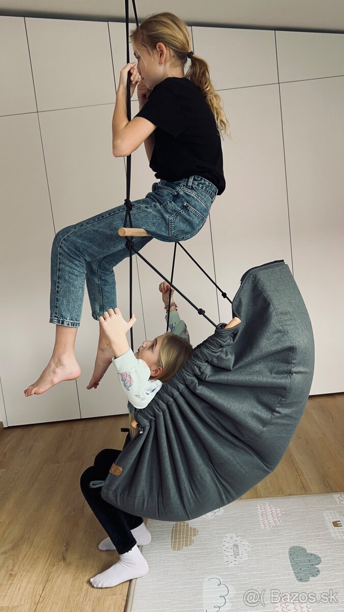 Hojdačka, hačka, kolíska na uspávanie detičiek