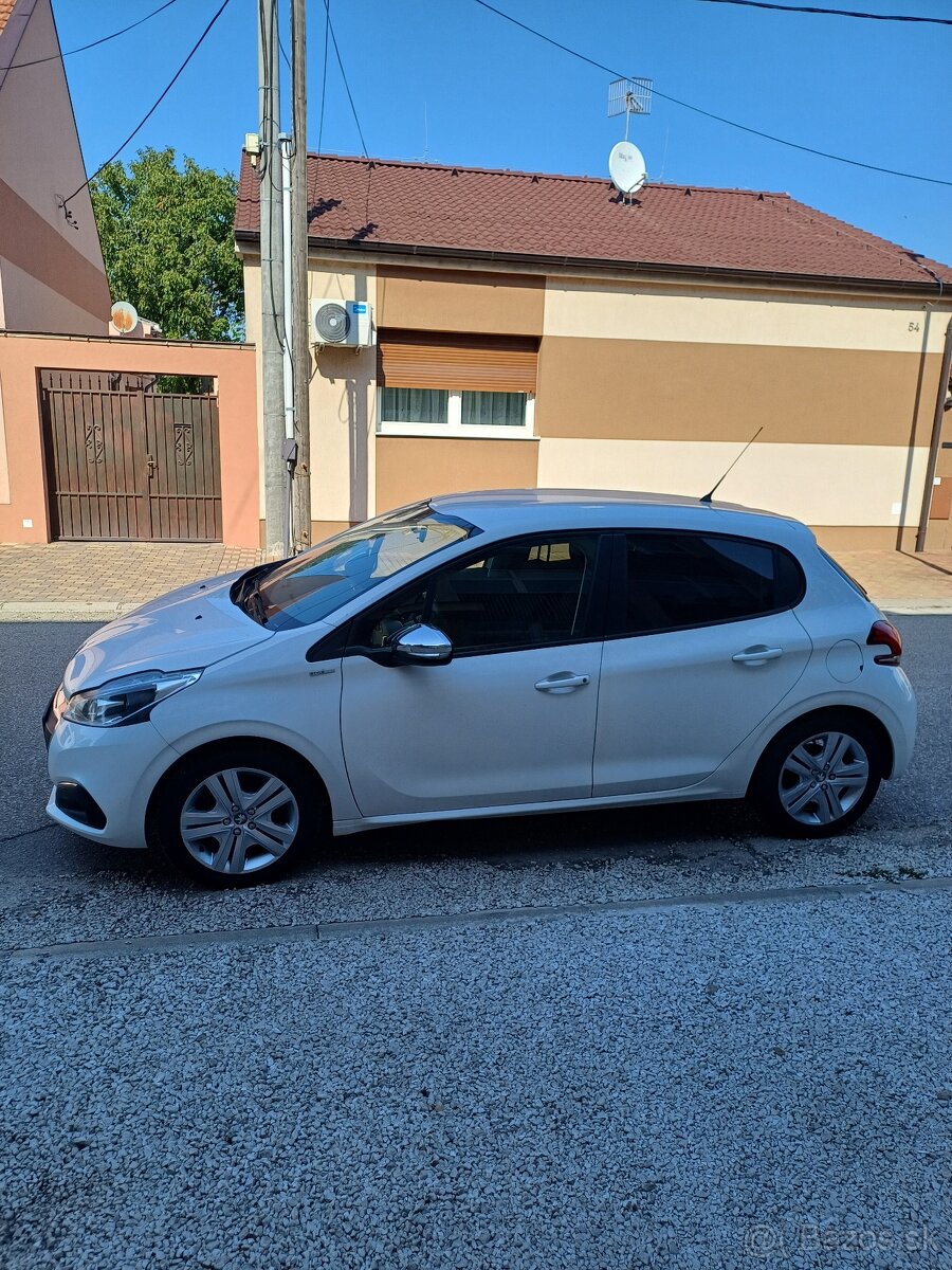 Peugeot 208 vo výbave