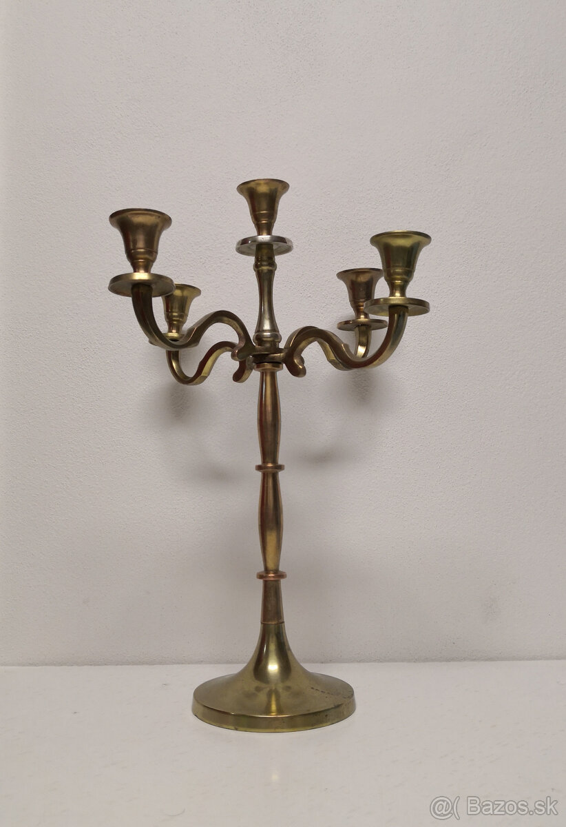 Mosadzný svietnik 4 ramenný na 5 sviečok