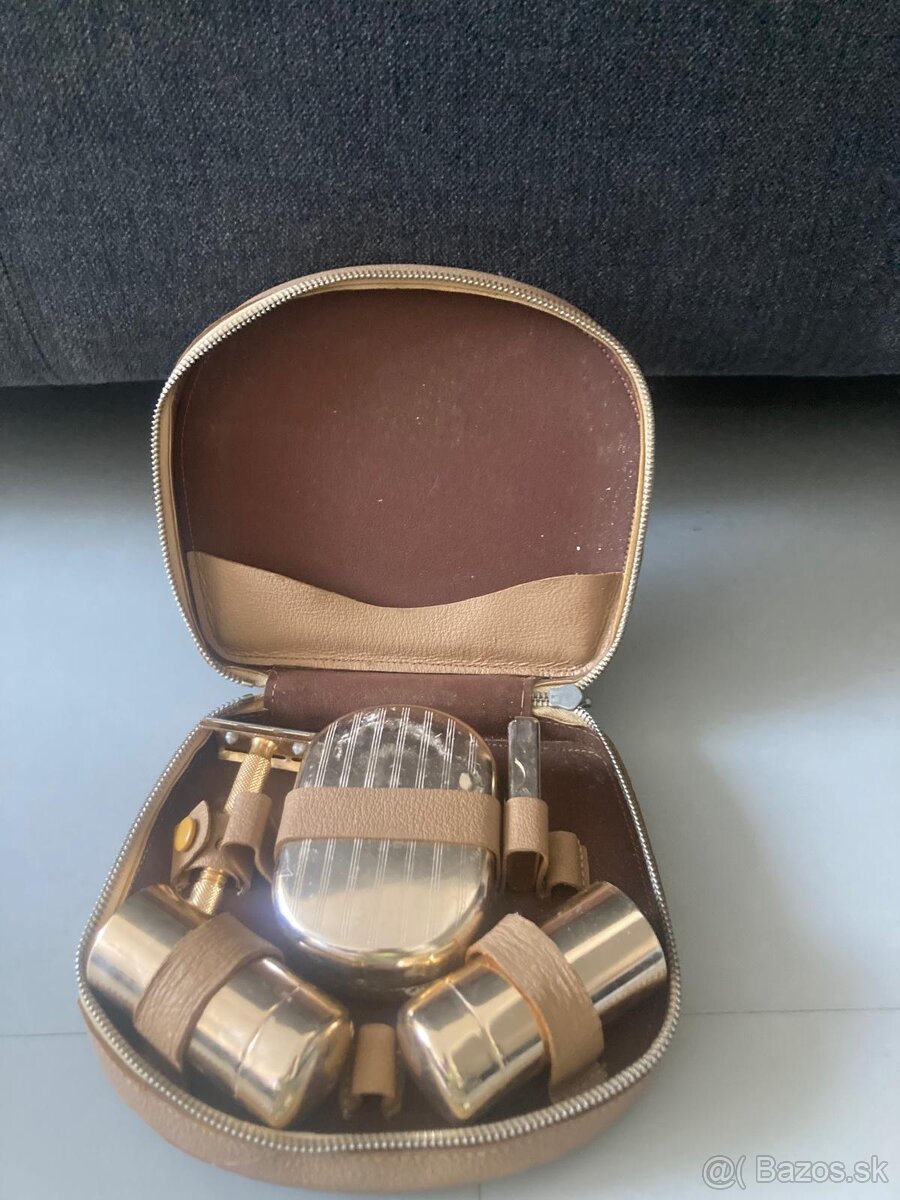 Retro sada na holenie