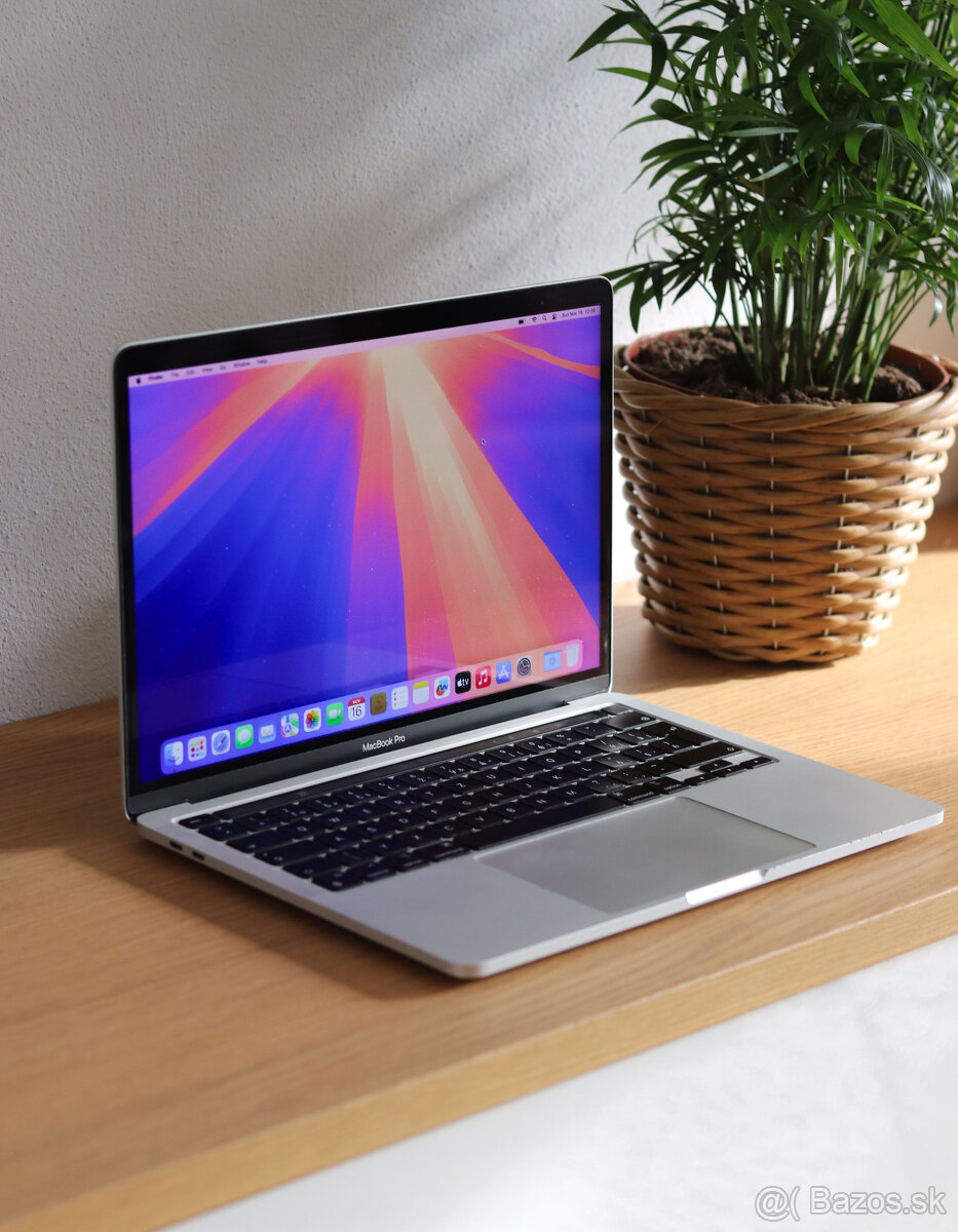 MacBook Pro M1 – 16GB RAM, 256GB SSD, Silver