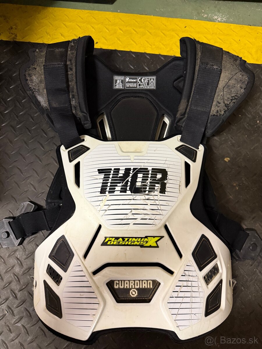 Hrudný chránič Thor