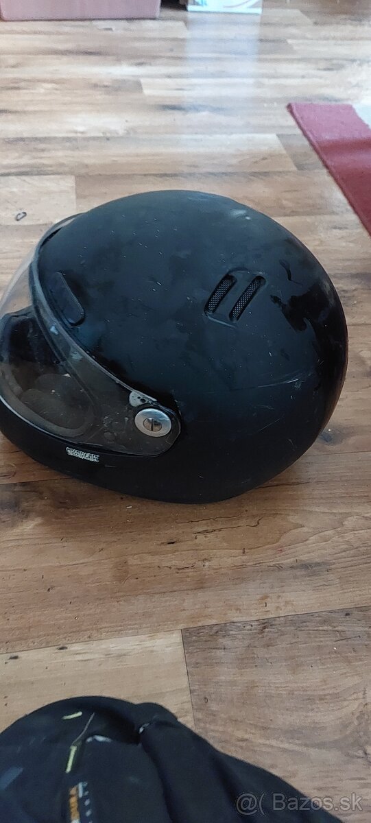 Predám cinkular box na štvorkolku aj prilbu