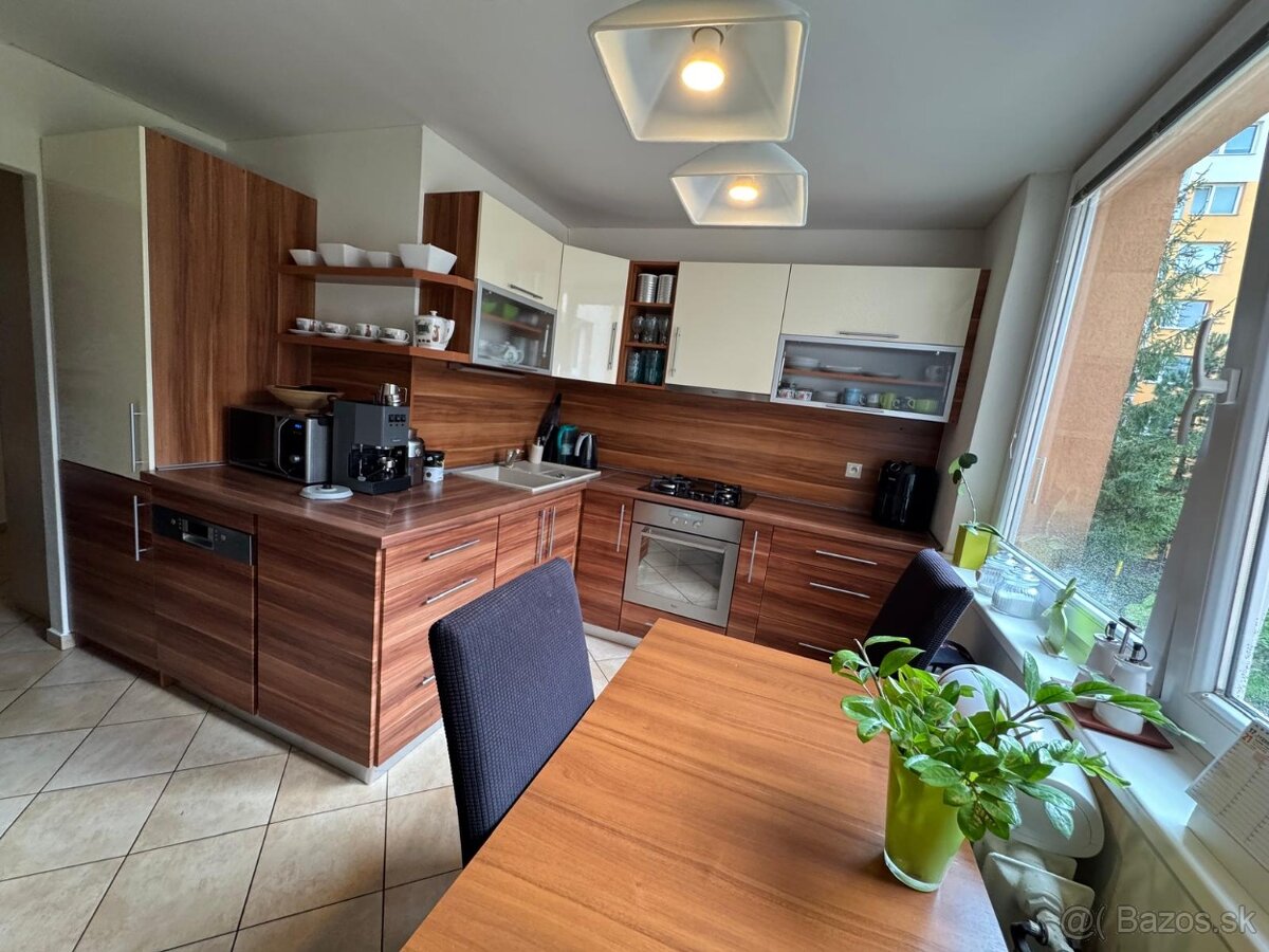 3-izbový byt po rekonštrukcii na predaj, Bystrická cesta
