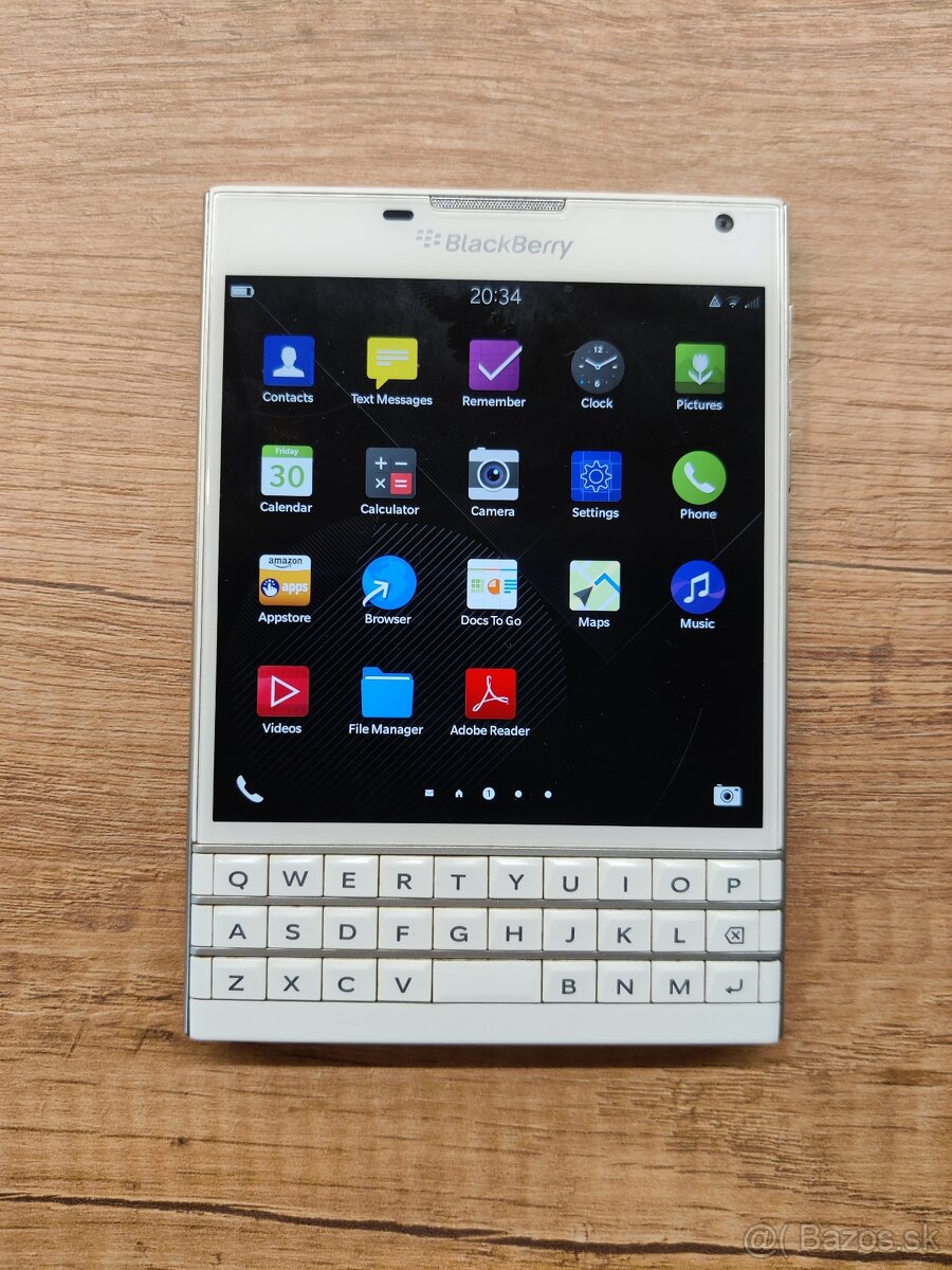 Blackberry Passport biely