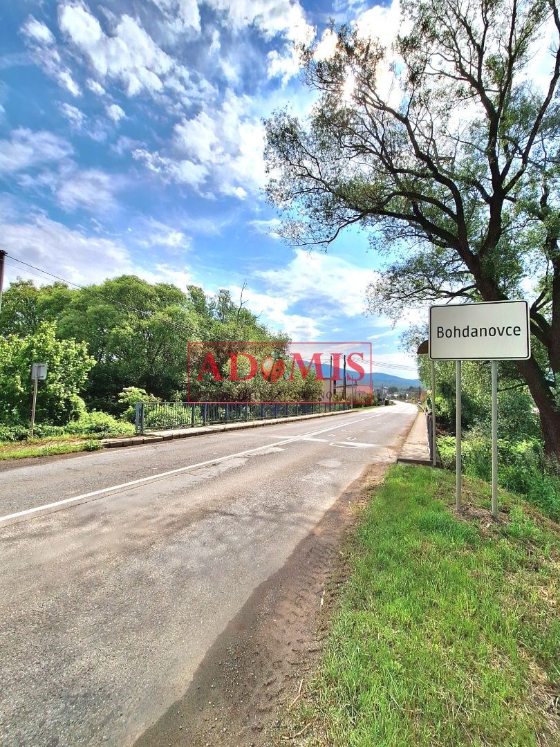 predám pekný stavebný pozemok 820m2, všetky siete, Bohdanovc