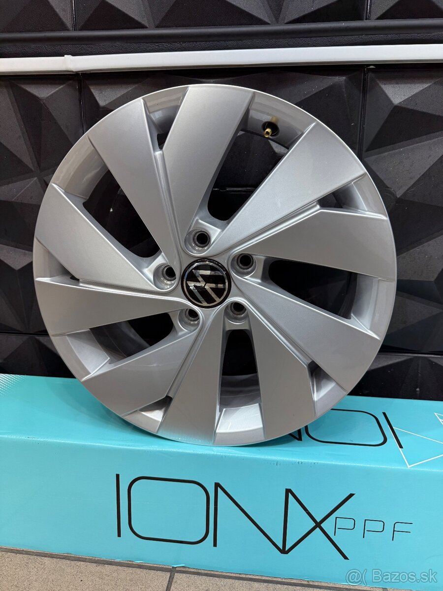 Volkswagen Golf 8 , 5x112 R17