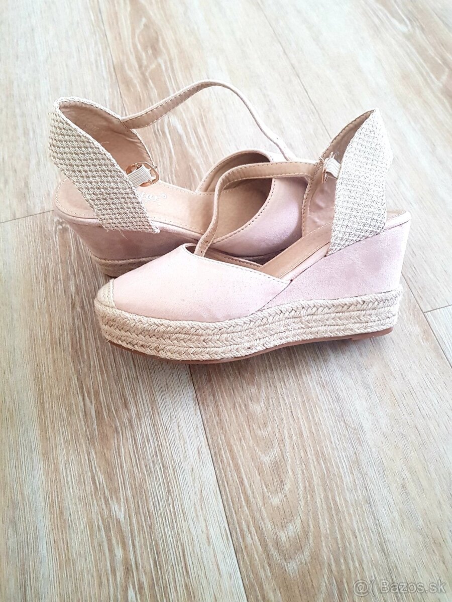 Sandale na platforme