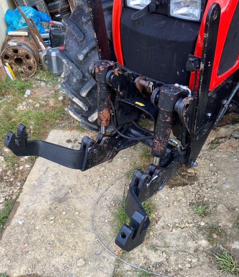 Predný vývodový hriadeľ a čelná hydraolika