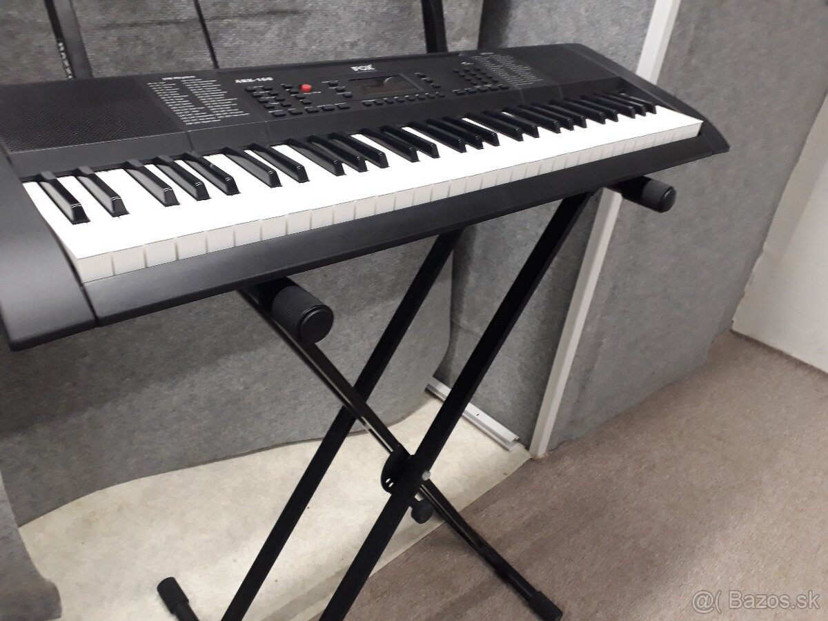 Keyboard s dynamikou úderu