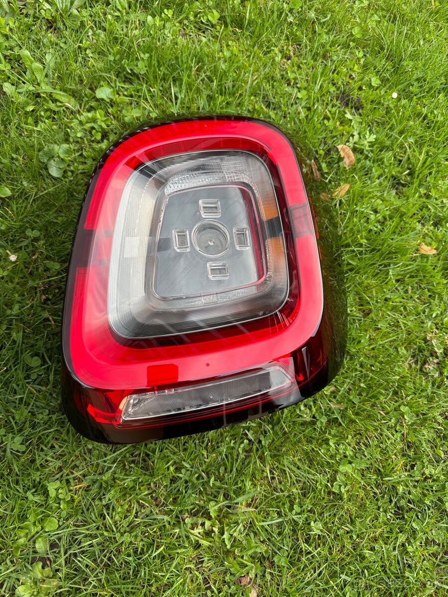 Fiat 500X LiFt 2018- prave zadne svetlo