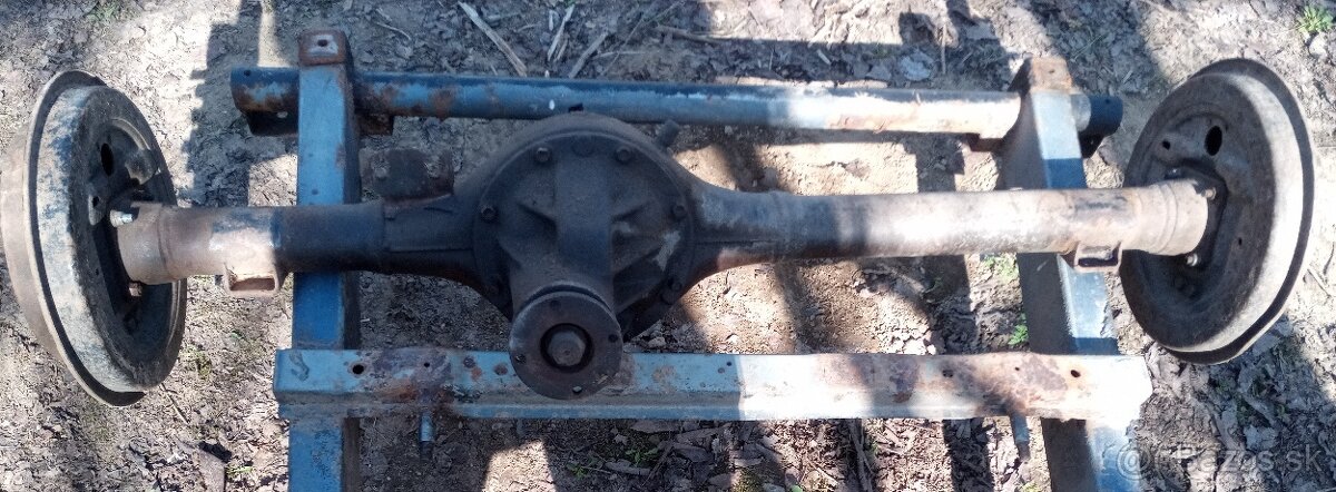 zadná náprava Suzuki SJ413