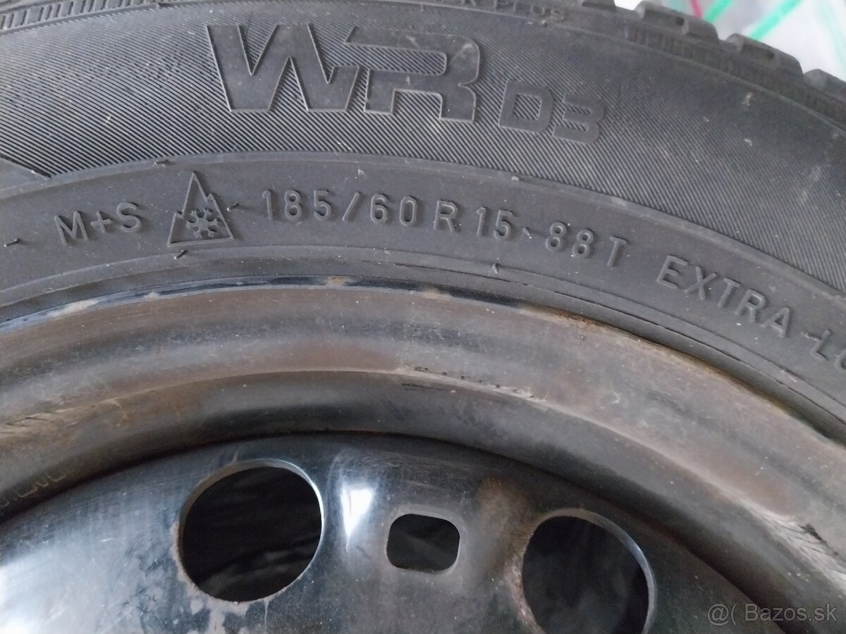 Zimne pneu disky plechove + puklice 185/60R15