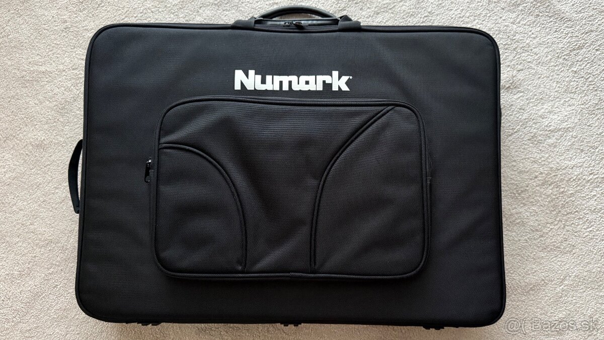 NUMARK Bag na konzolu