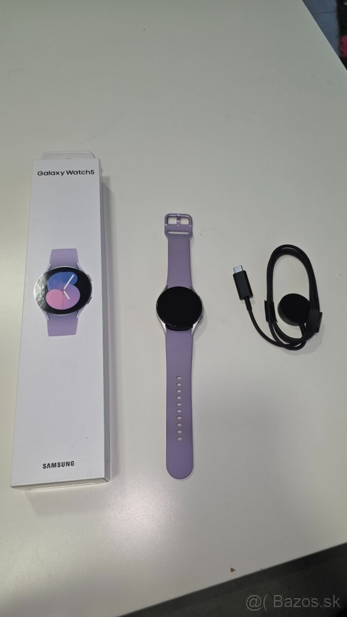Samsung Galaxy Watch 5, stříbrné, 44 mm