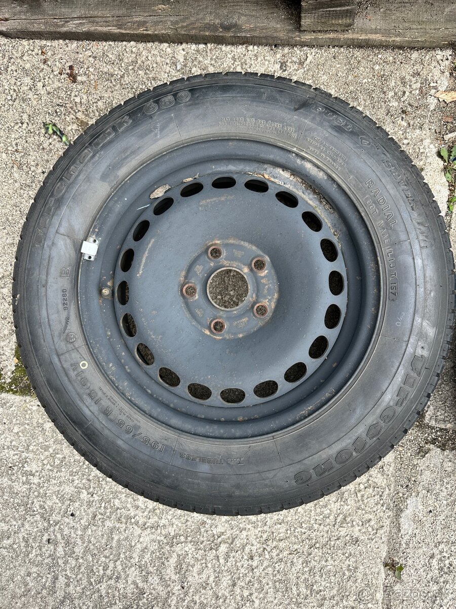 Disk plechovy s pneu