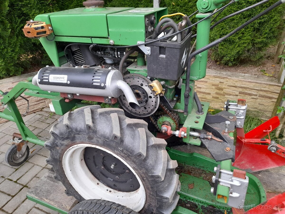 Dvokolesovy malotraktor