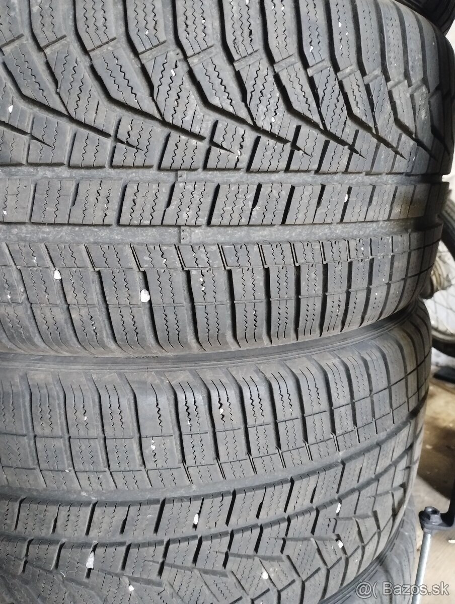 Zimne 245/35R20 95W
