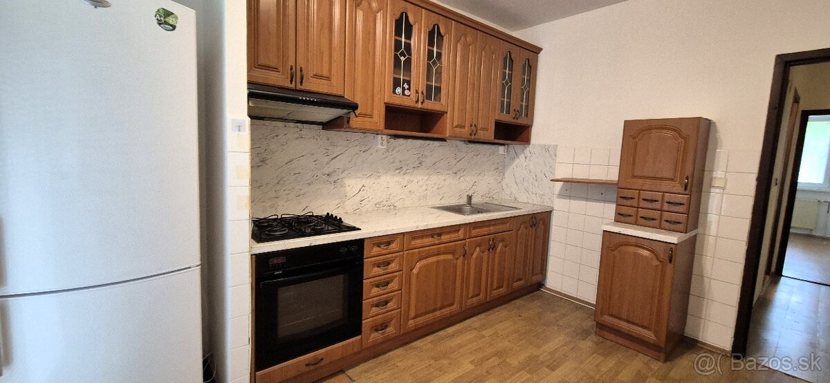3 izbový byt s loggiou, Bratislava - Petržalka, Beňadická ul