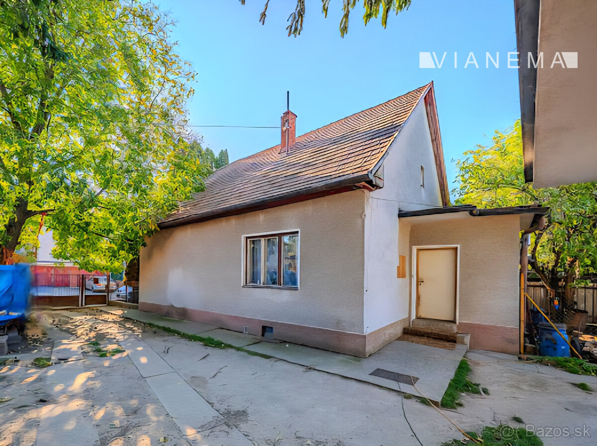 IBA U NÁS Dom s väčšou záhradou a výhľadom - Dubnica n./V.