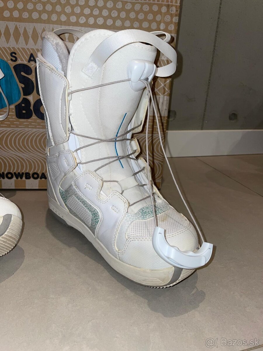 Predám snowboardovú súpravu – snowboard + topánky