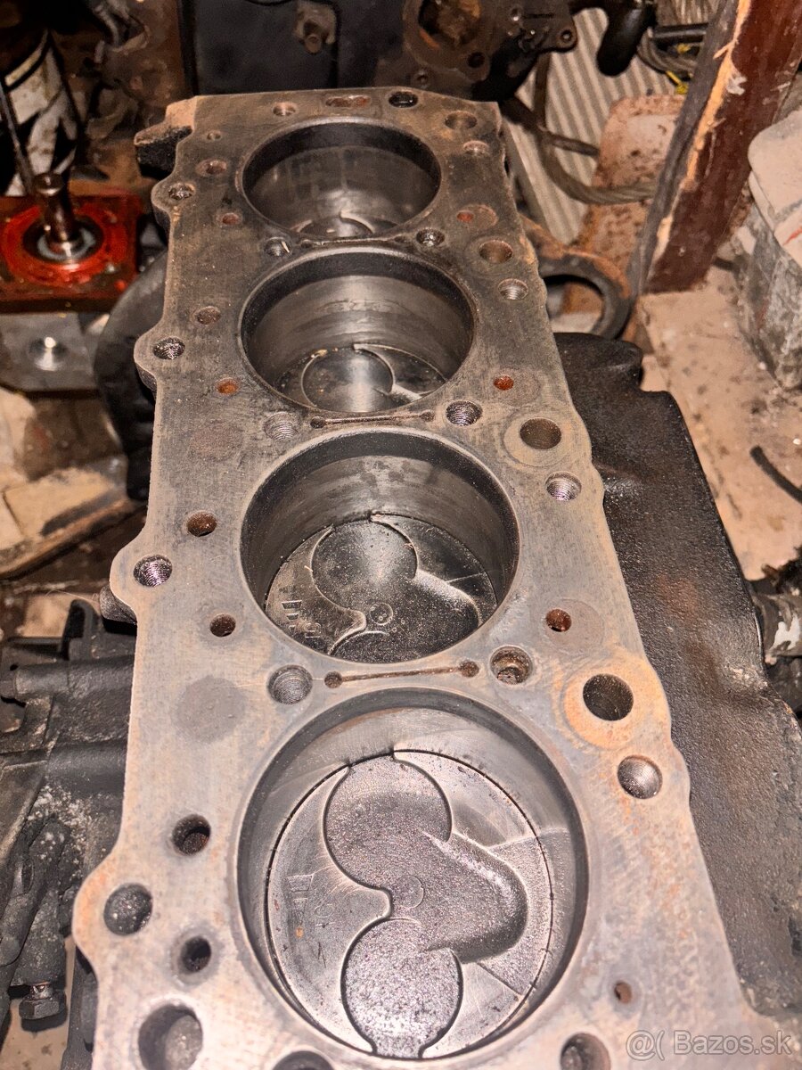 Blok Motora Pajero 2.5