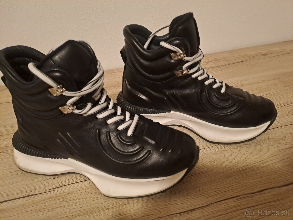 ETIMEĒ dámske štýlové členkové tenisky - čierne č. 37