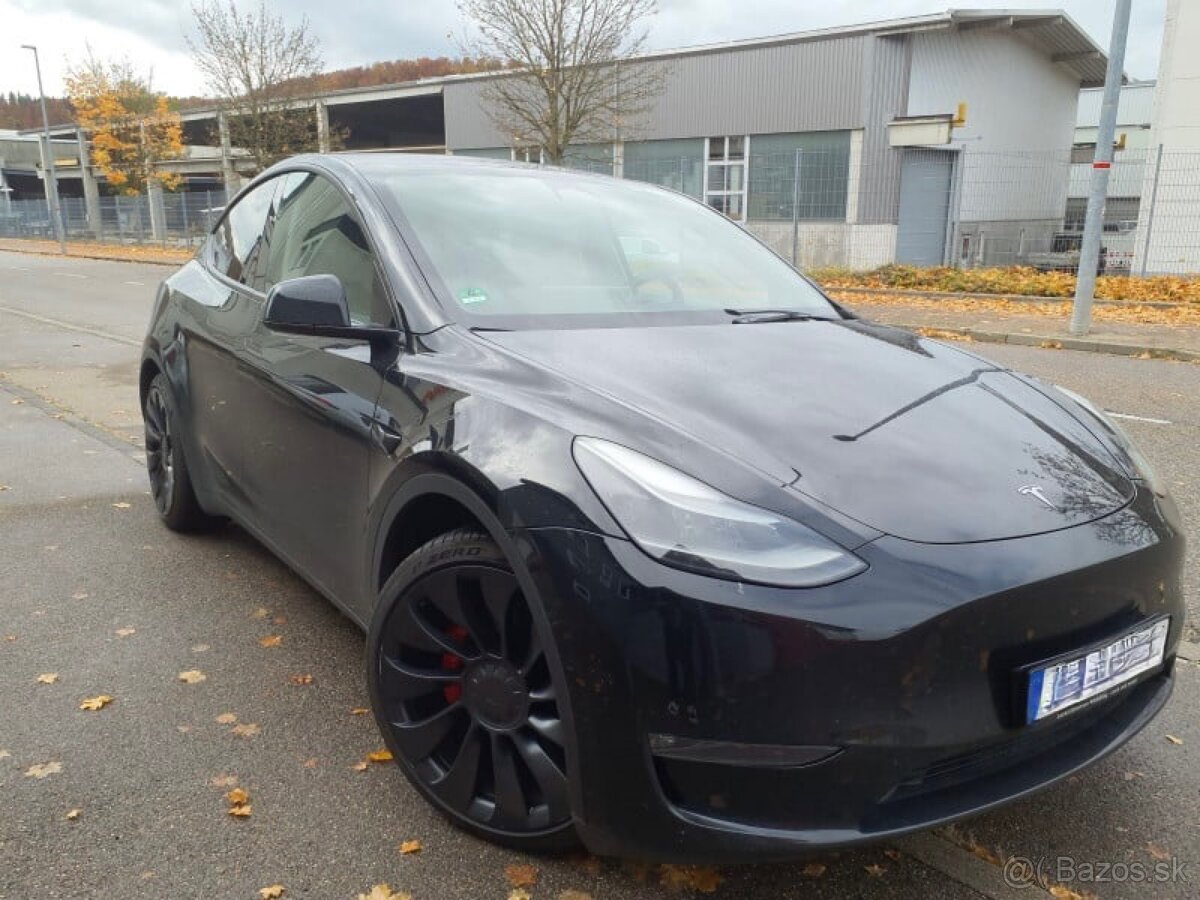 Tesla Model Y – 04/2024 – 220 kW – 52 121 km – Výborný stav
