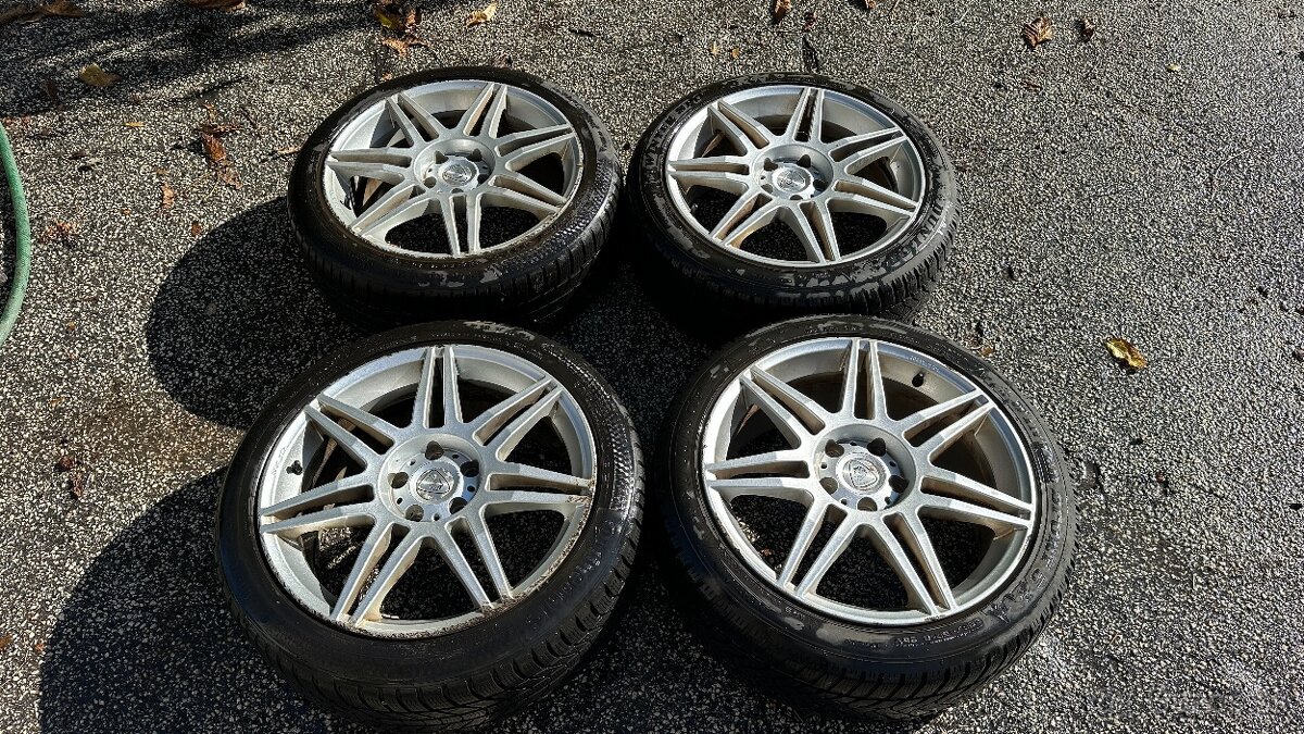 40. Skoda Octavia 225/45 r18 zimne
