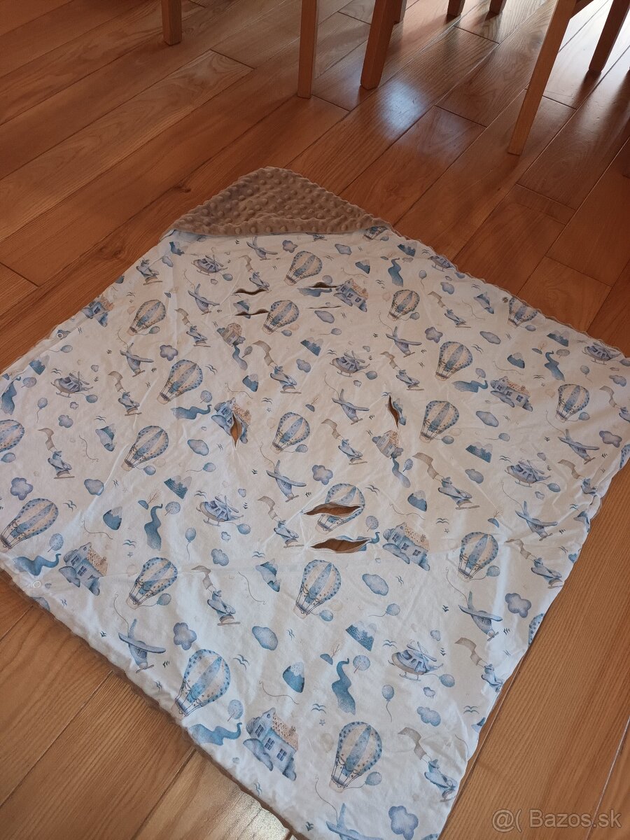 Zavinovacia deka do autosedačky