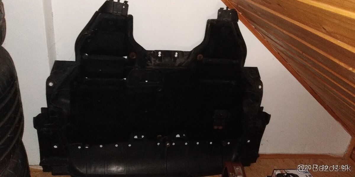 kryt pod motor