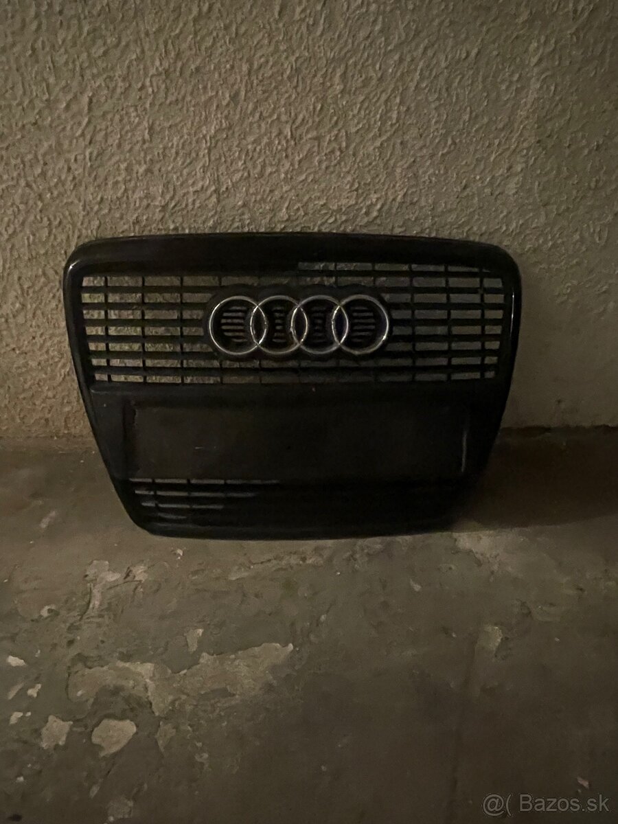 Čierna Maska na audi a6 c6