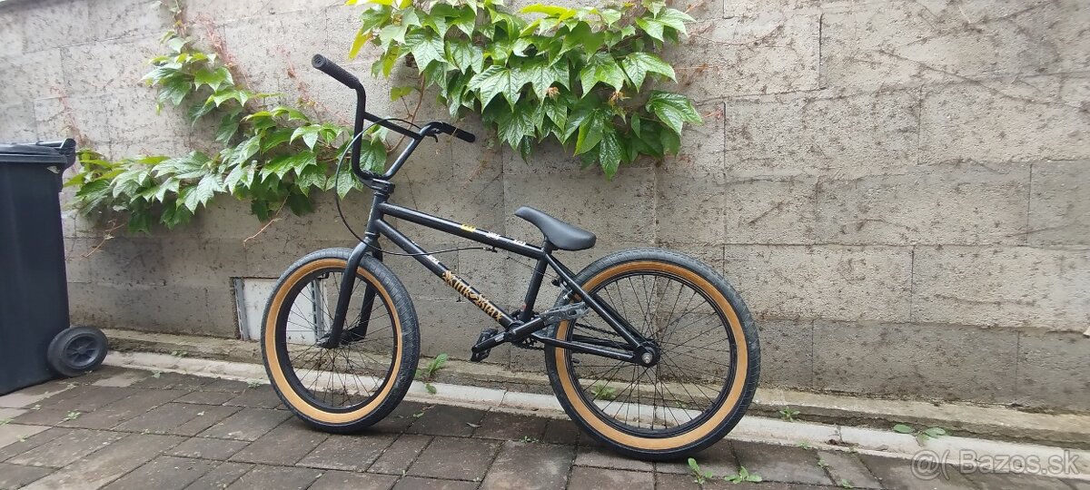 BMX BICYKEL