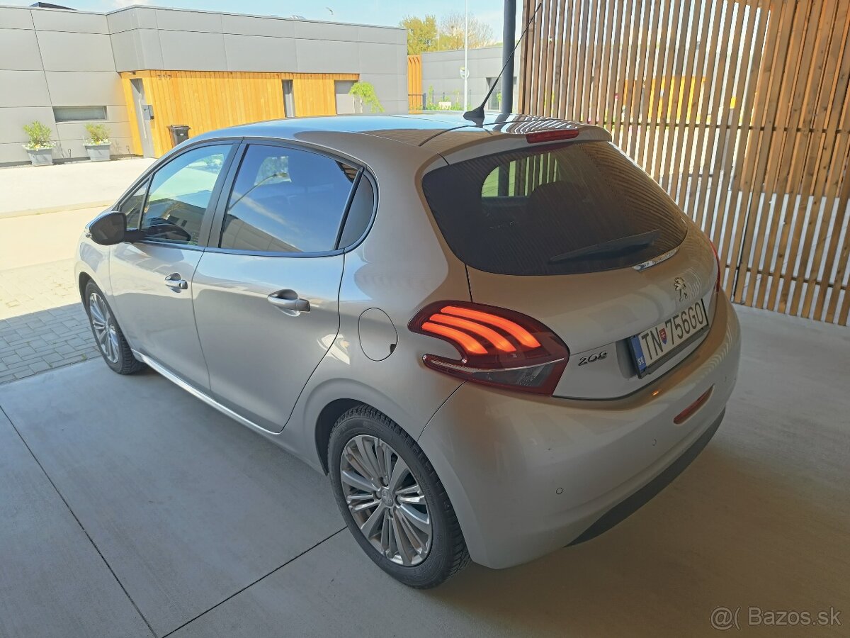 Peugeot 208 Znížená cena 1.2 benzín (nové rozvody + servis)