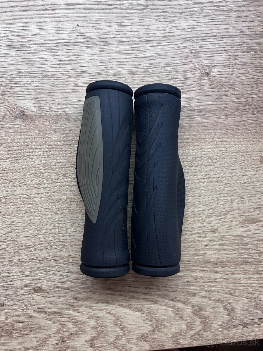 Ergonomicke gripy