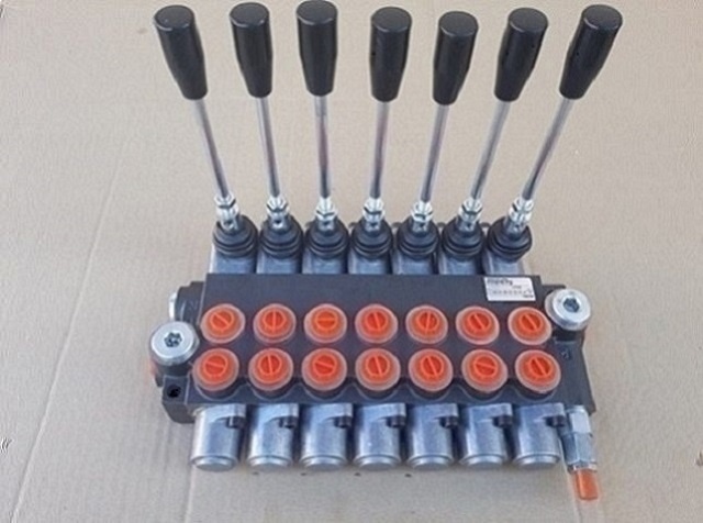 Rozvádzač hydraulický sedempákový