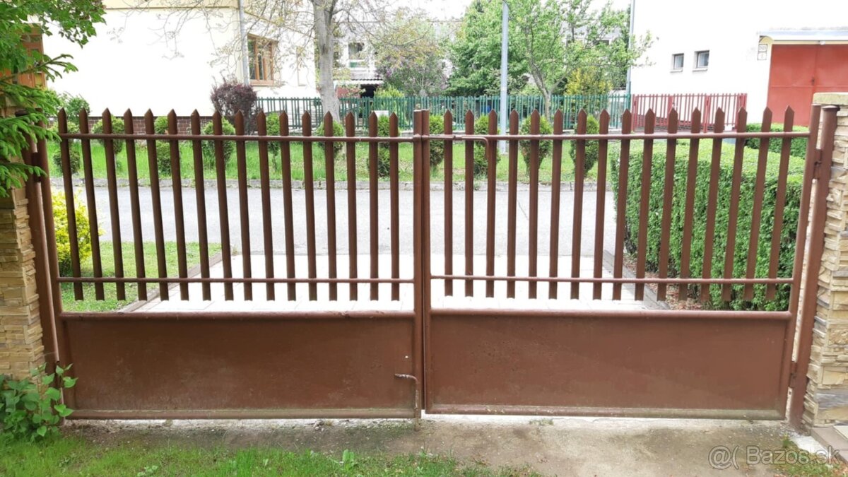 Záhradná brana a bránička