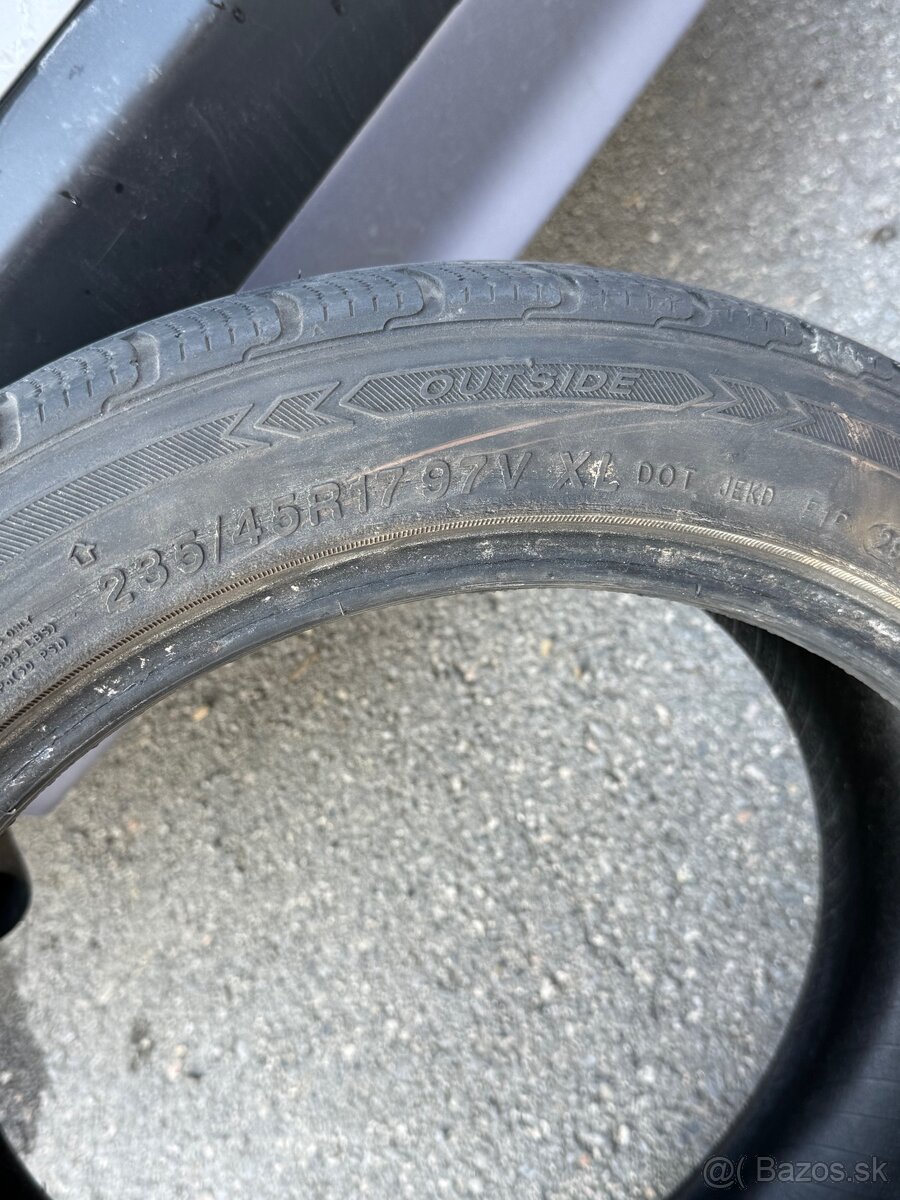predám pneu 235 - 45 - r17