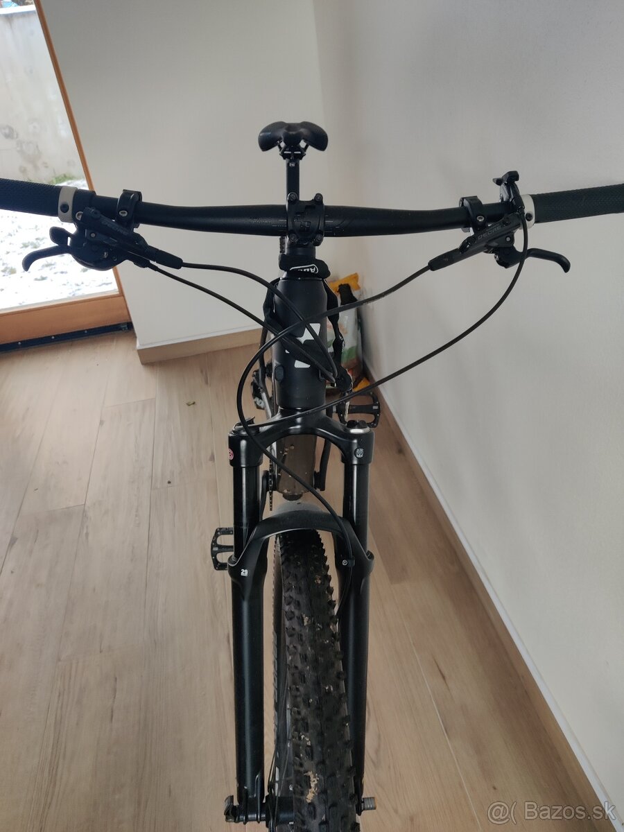 Horský bycikel cube karbon 23"