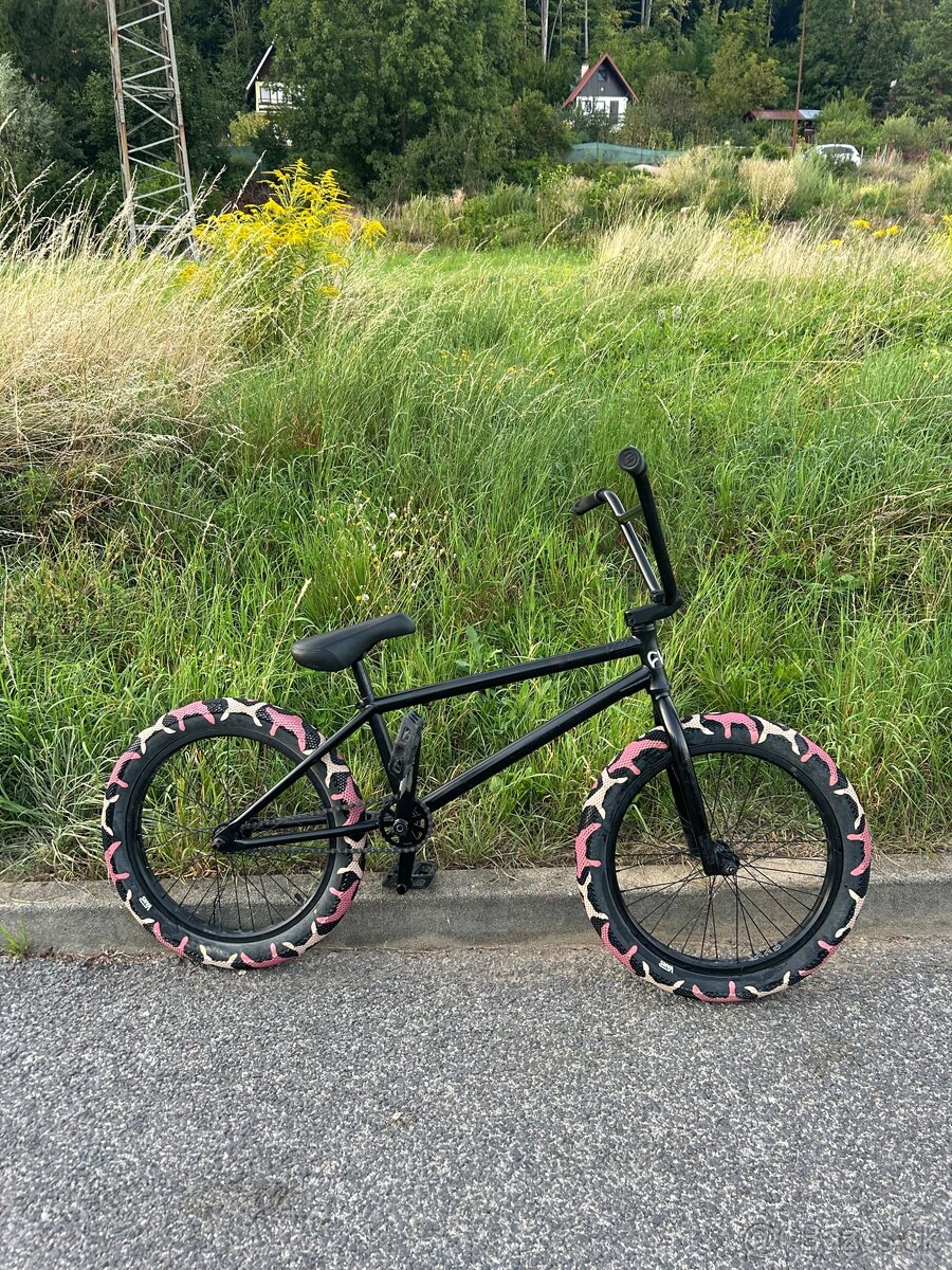 CONTROL-A 2022 CULT BMX