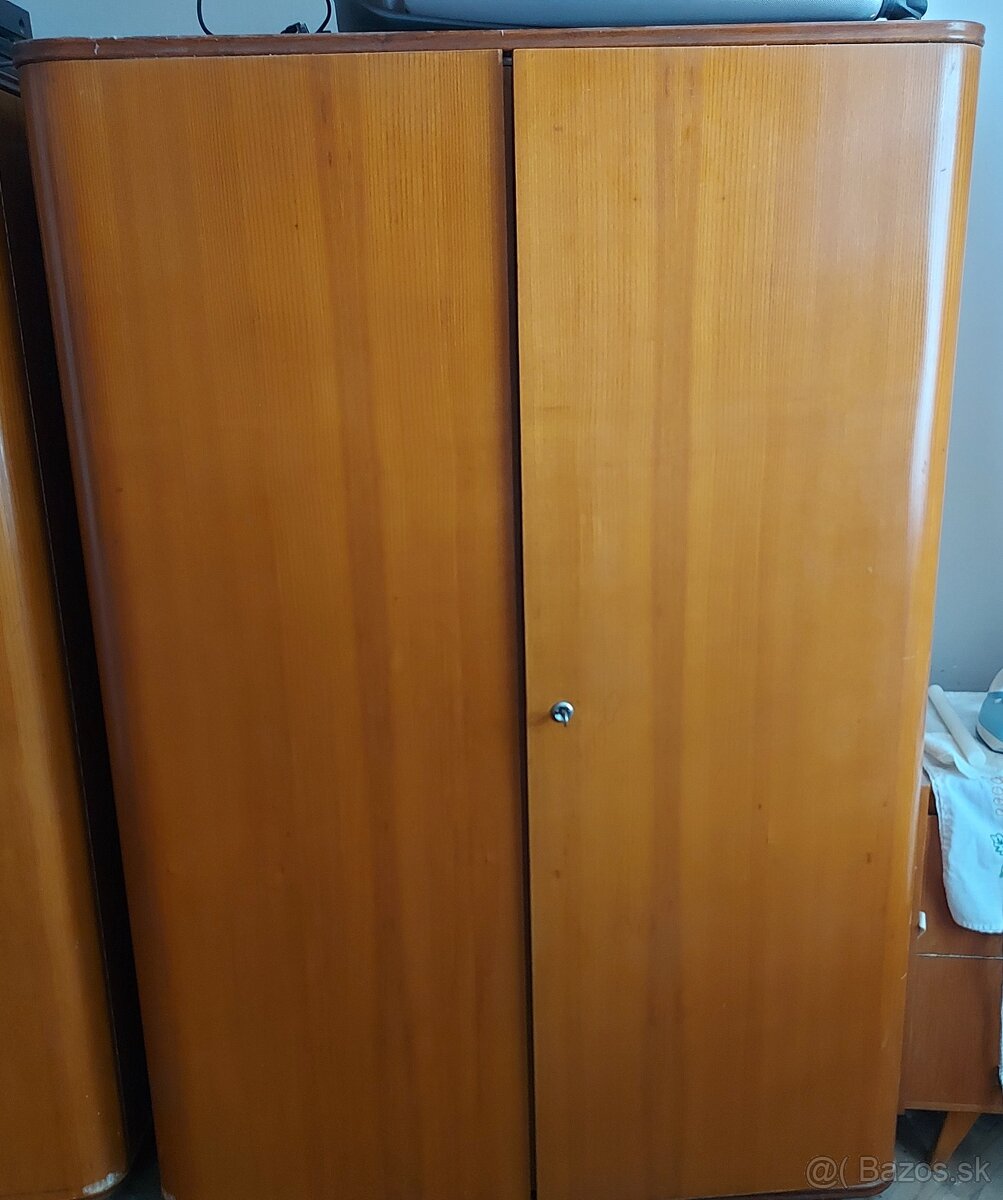 Predám staré skrine