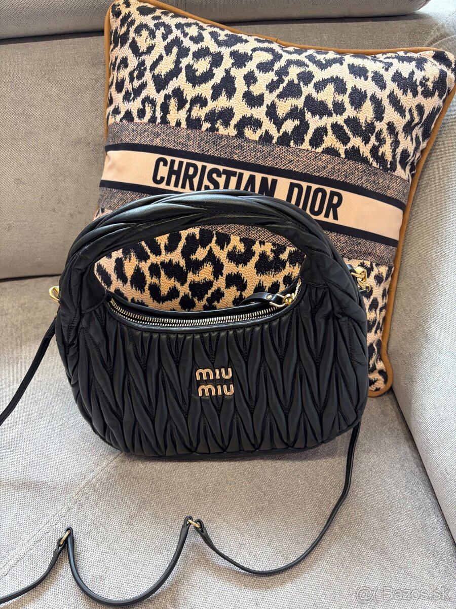 miu miu čierna kabelka