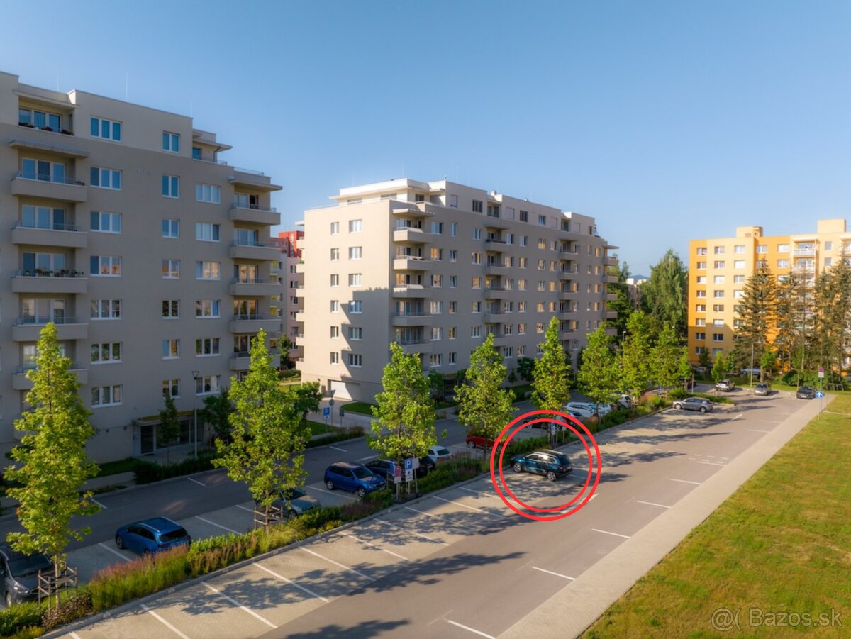 Parkovacie miesto - Zelené Vlčince