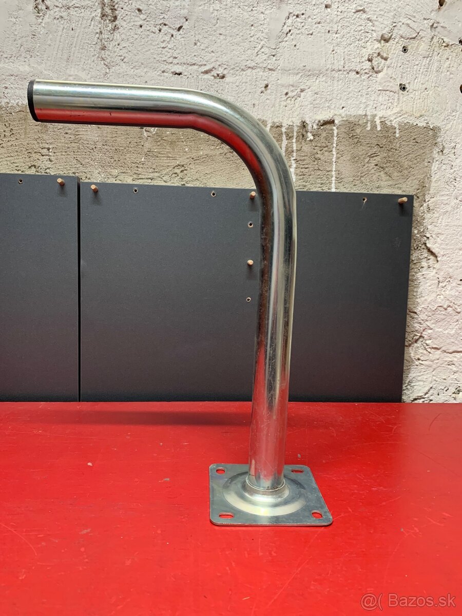 Drziak satelitu parabola