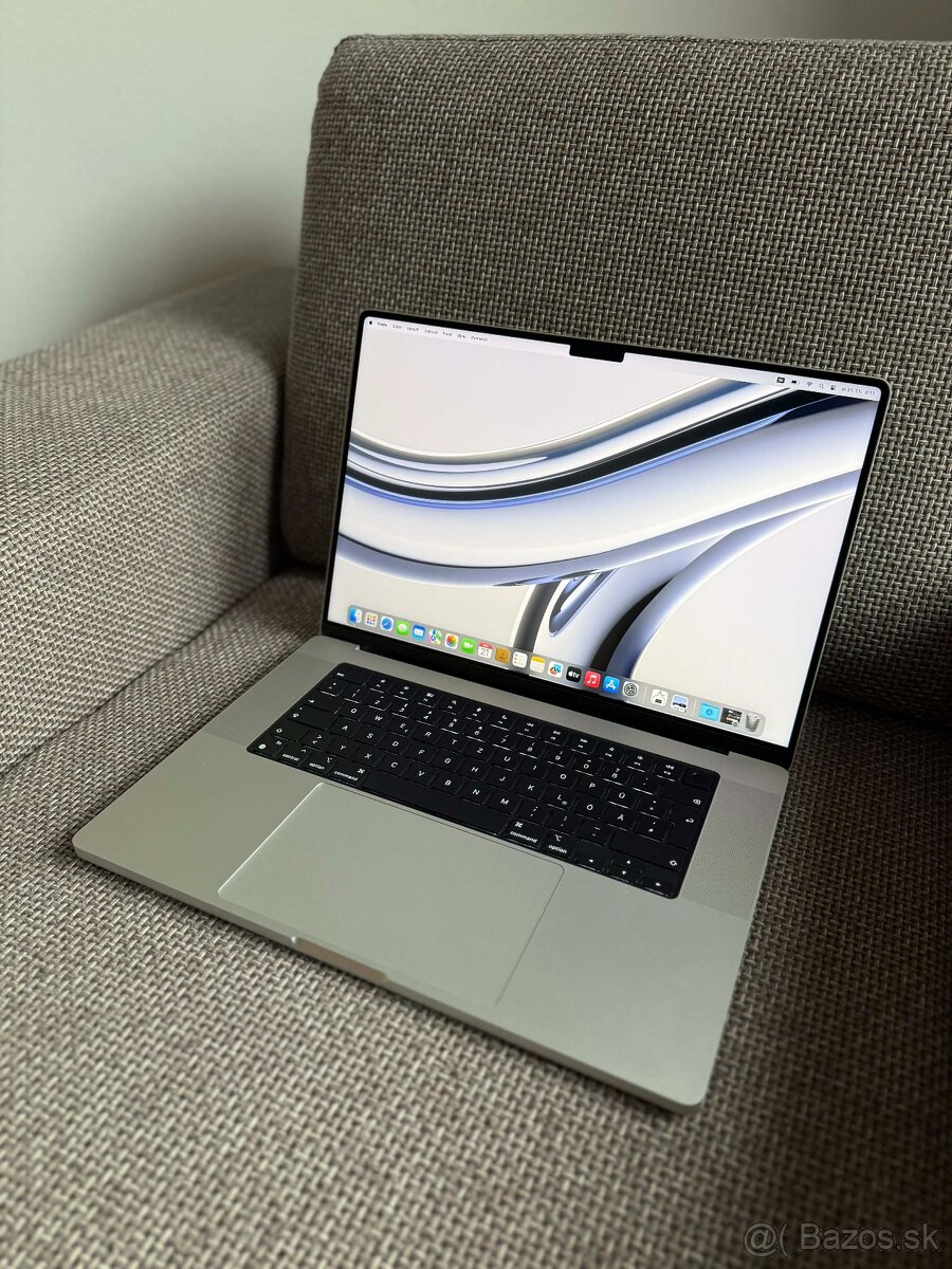 ⭐️ MacBook Pro 16" (2024), M4 PRO, 512TB, 3 cykly batérie