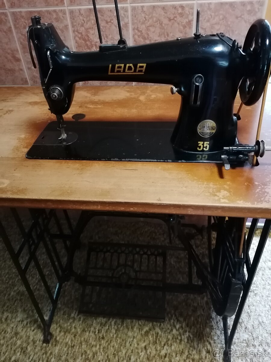 šijací stroj LADA