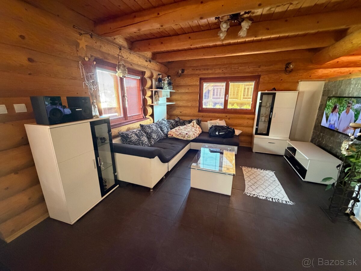 sedacka a cela obyvackova zostava