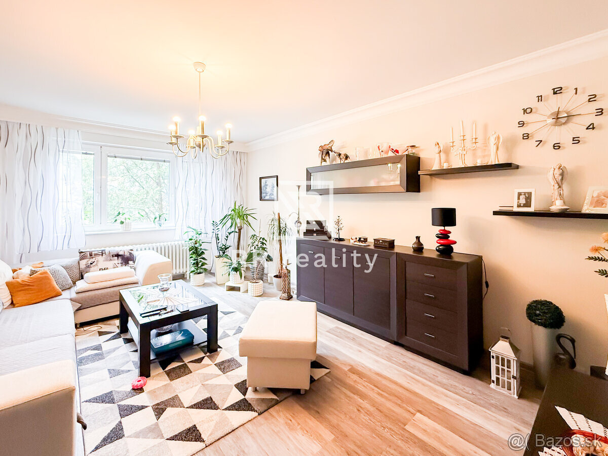 Na predaj priestranný štvorizbový byt na Ťahanovciach, 80m2